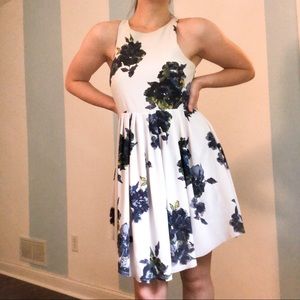 Free people floral dress with pockets!